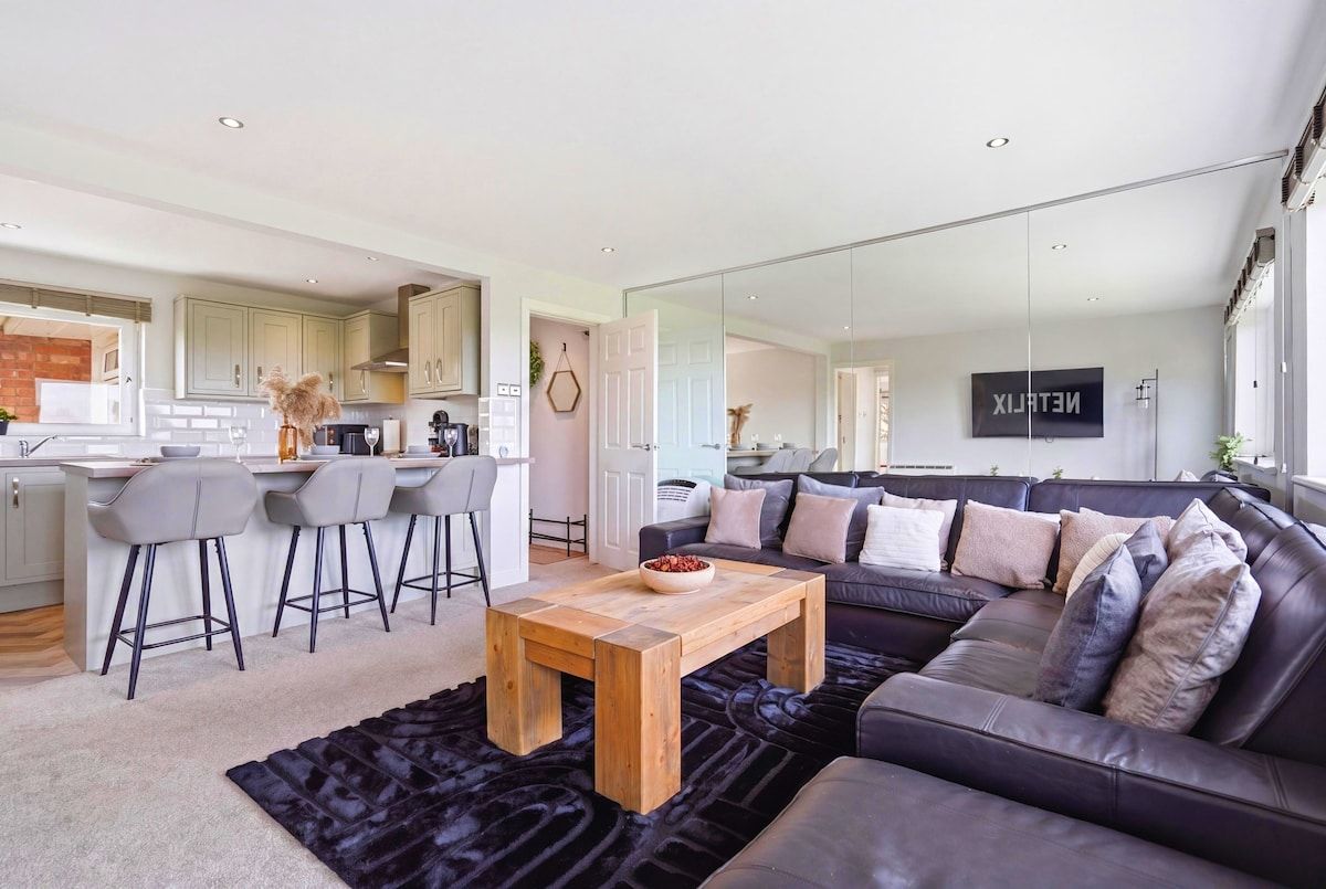 Luxury 2BR Apartment in Arden Solihull