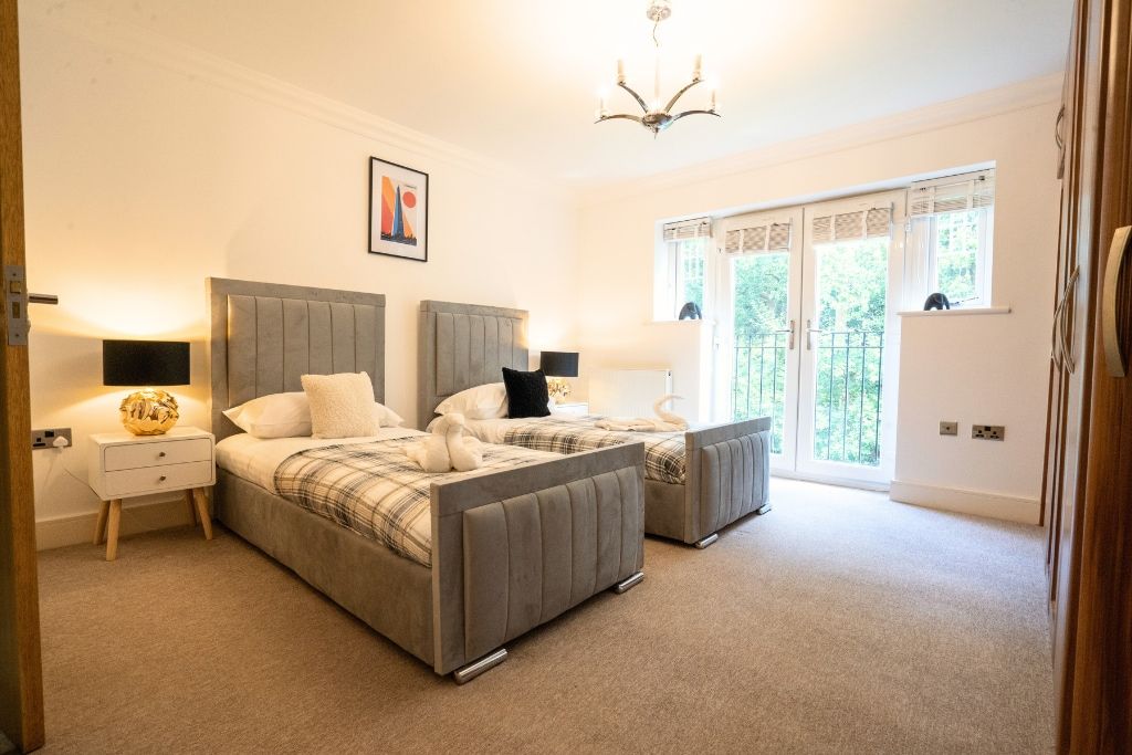 Stylish 10BR Group Stay Near NEC BHX