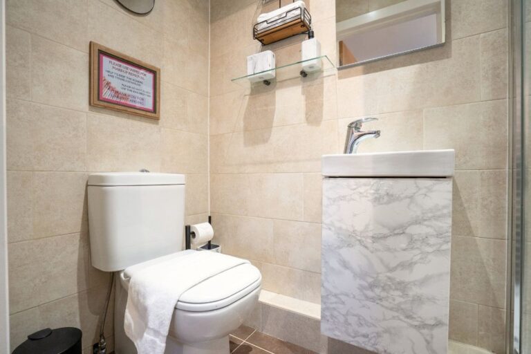 Stylish 10BR Group Stay Near NEC BHX